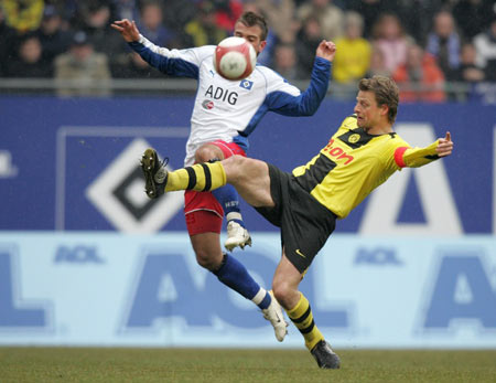 打羽毛球需 打羽毛球需